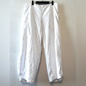 European brand Oska white cotton, linen ballon pants. Designed in Germany. Large